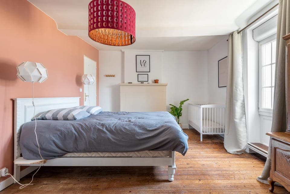 Bed, Photo of the whole room, Bedroom