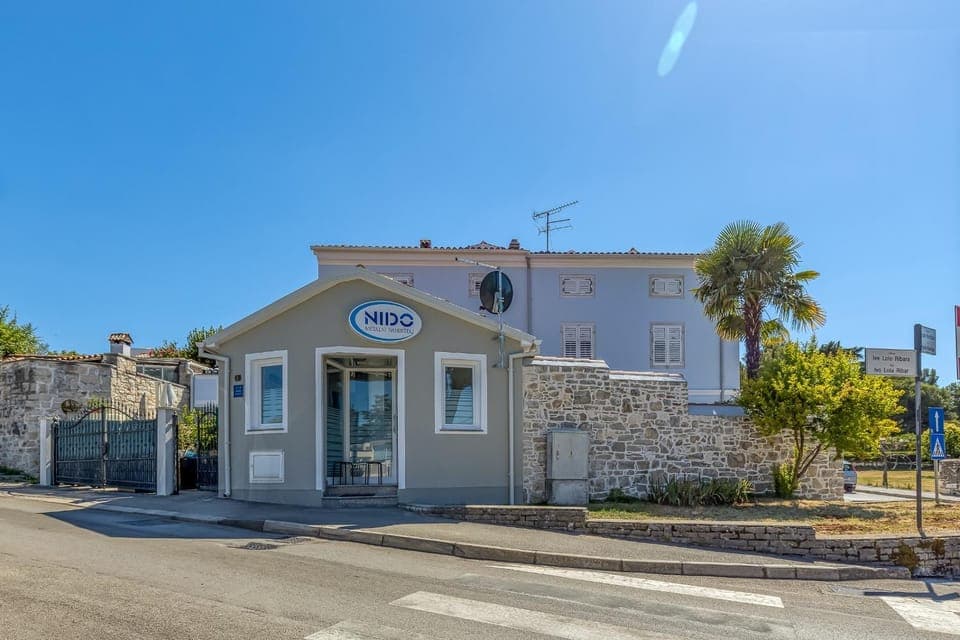Property building, Facade/entrance
