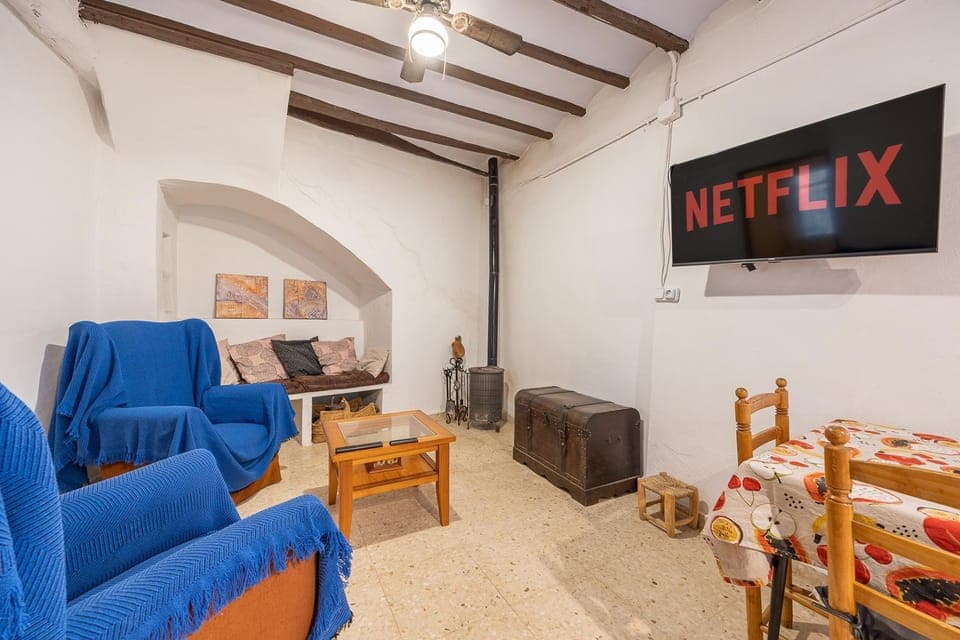 TV and multimedia, Living room, Seating area, fireplace