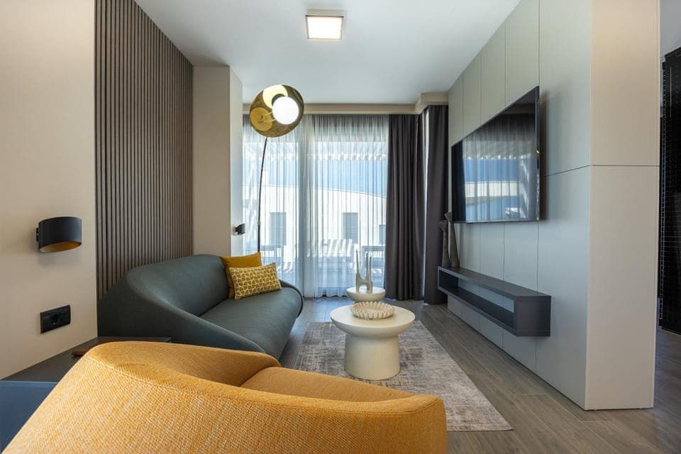 TV and multimedia, Seating area