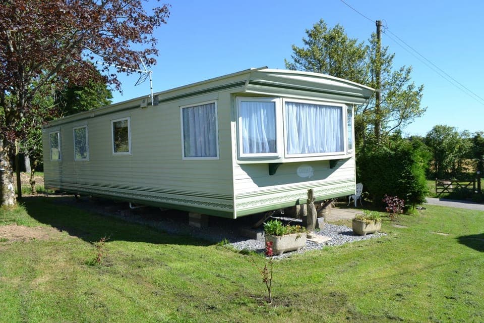 Property building, Guests