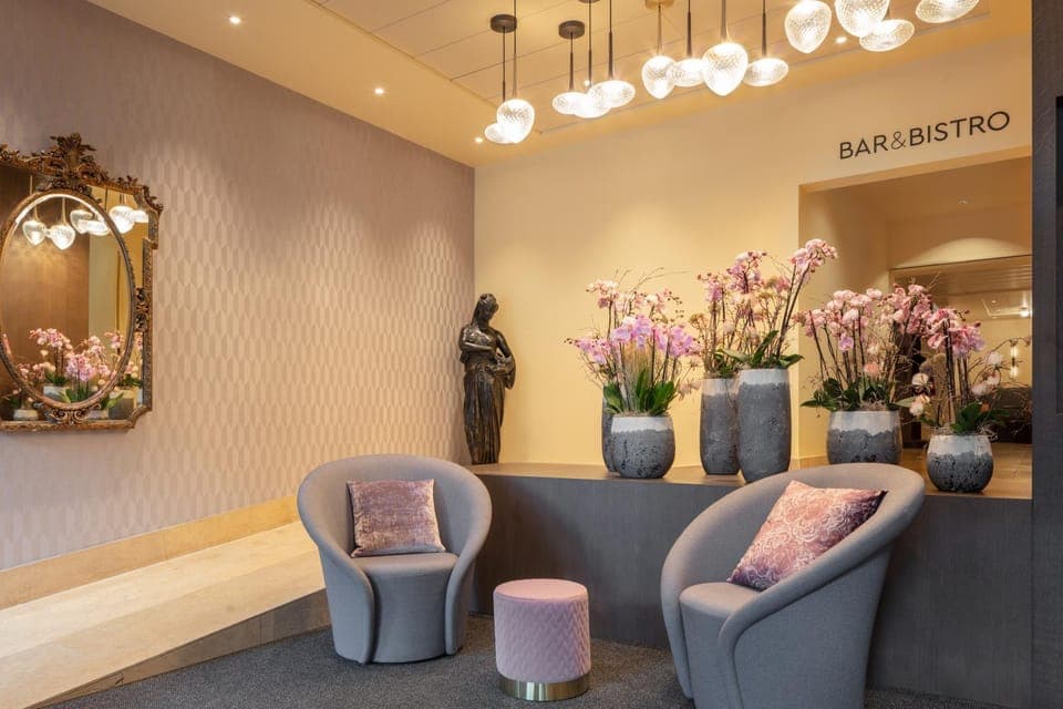 Lobby or reception, Lobby or reception