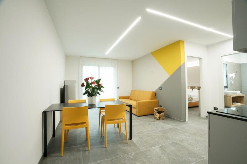 Living room, Dining area