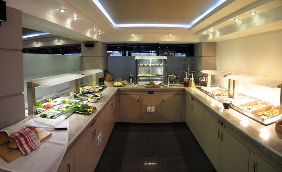 Restaurant/places to eat, Area and facilities