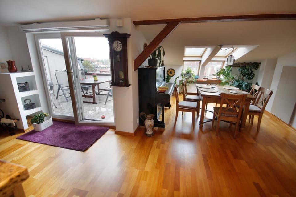 View (from property/room), Balcony/Terrace, Kitchen or kitchenette, Living room, Seating area, Dining area