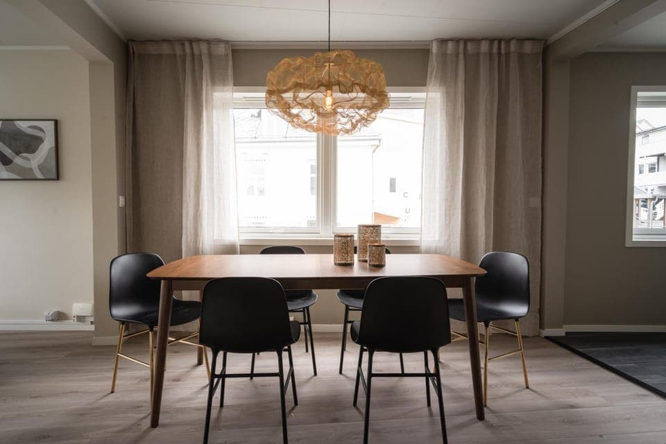 Living room, Seating area, Dining area