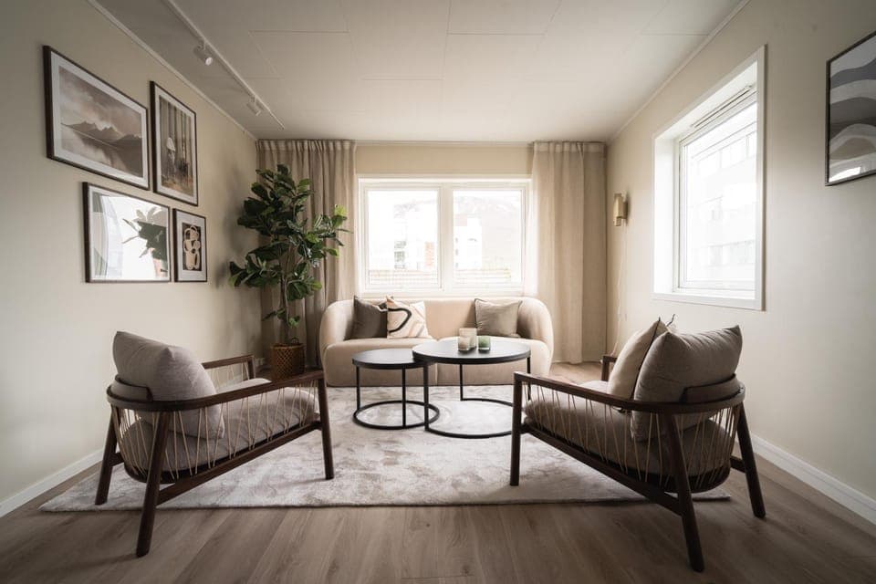Living room, Seating area