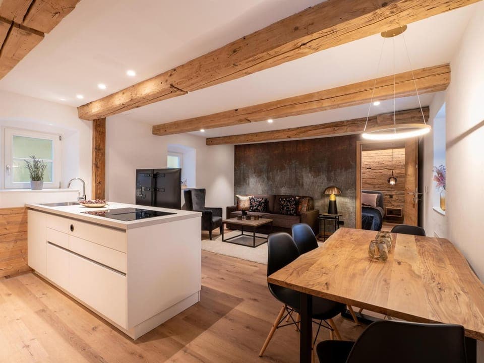 Kitchen or kitchenette, Living room, Seating area, Dining area