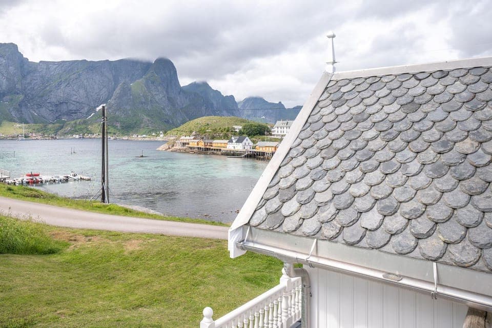 Nearby landmark, Natural landscape, Mountain view, River view, Sea view