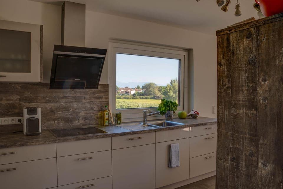 Kitchen or kitchenette, Living room