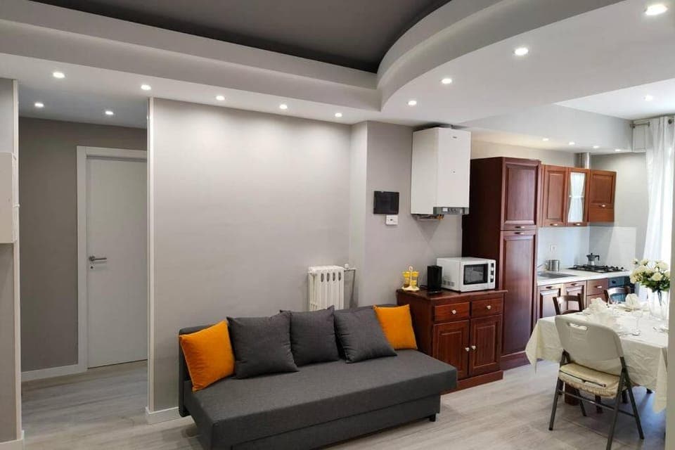 Seating area, Dining area