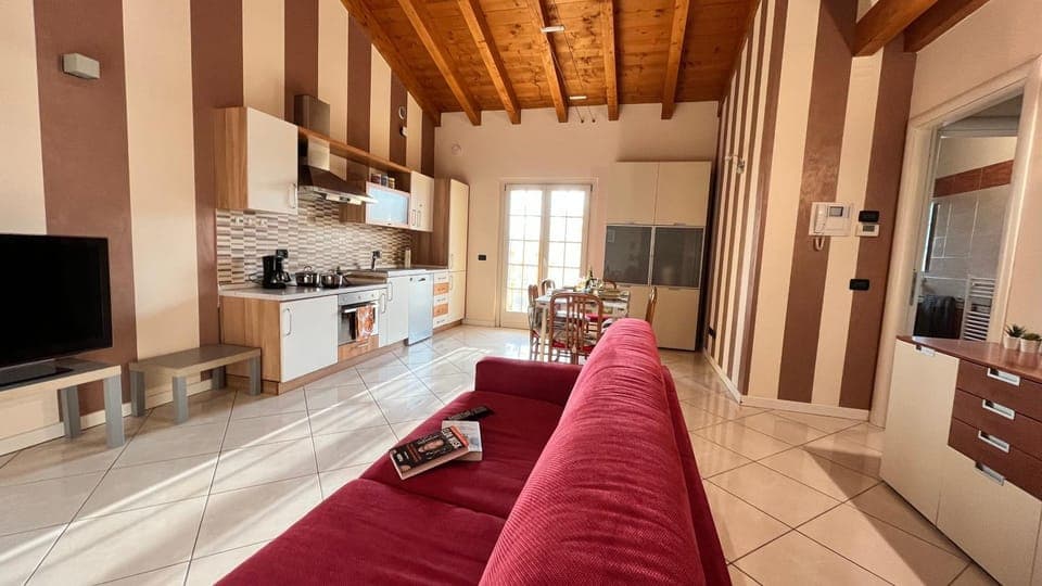 Kitchen or kitchenette, Living room, Seating area, Dining area, stove