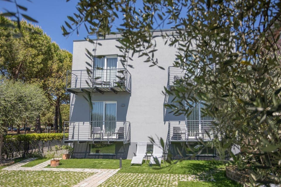 Property building, Garden