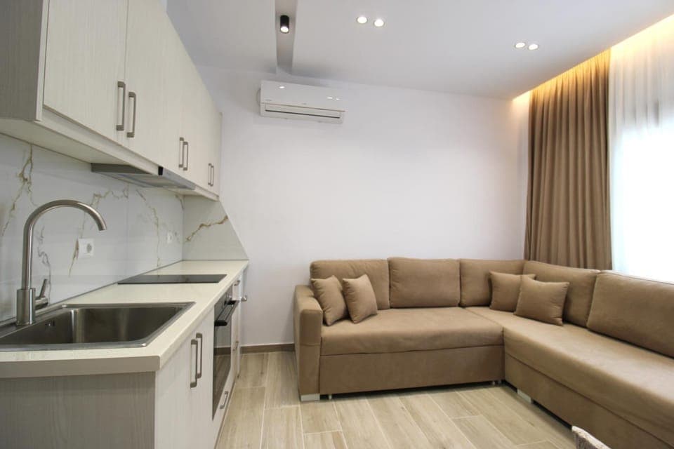 Kitchen or kitchenette, Seating area