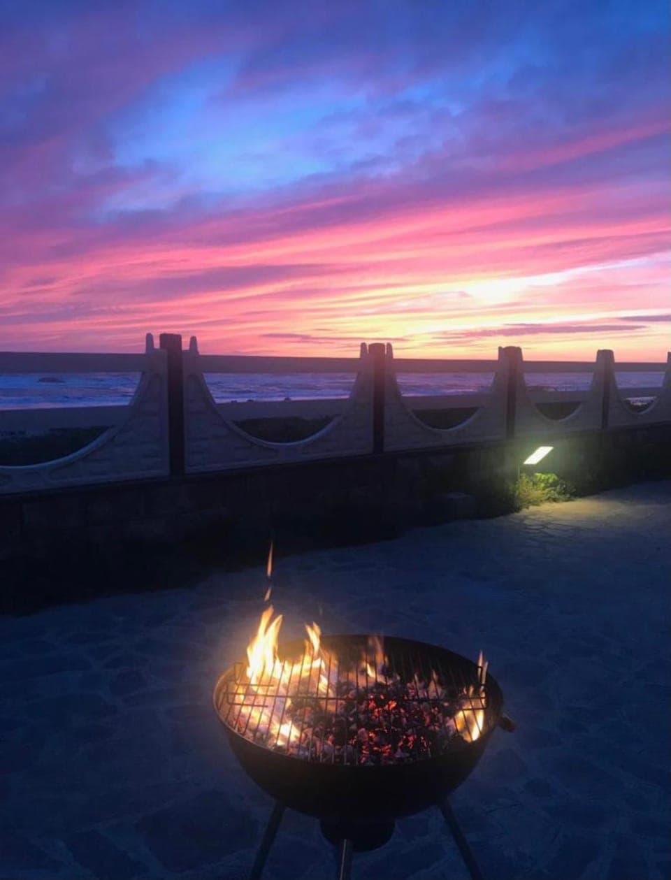 Property building, Natural landscape, BBQ facilities, Garden, Beach, Sea view, Sunrise, Sunset