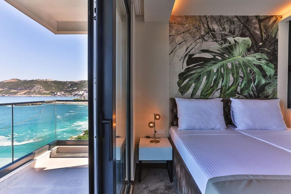 Bed, Photo of the whole room, Bedroom, River view