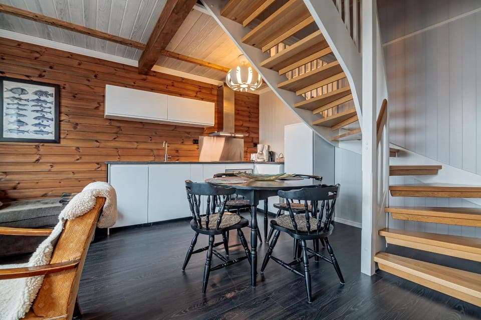 Kitchen or kitchenette, Living room, Seating area, Dining area