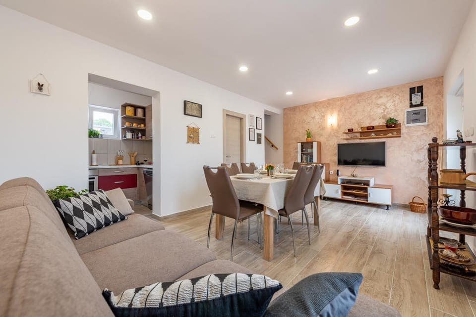 TV and multimedia, Living room, Photo of the whole room, kitchen