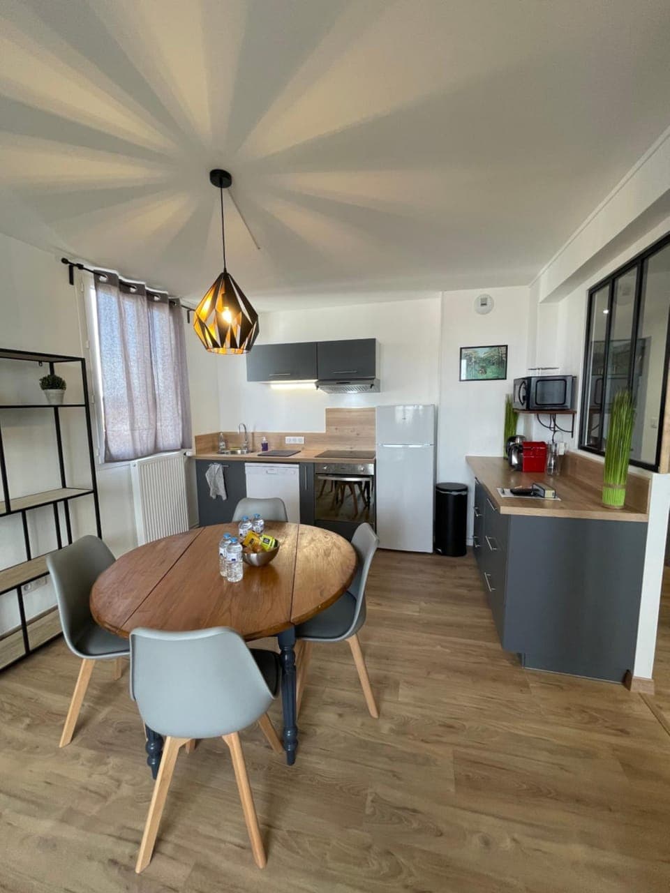 Living room, Seating area, Dining area