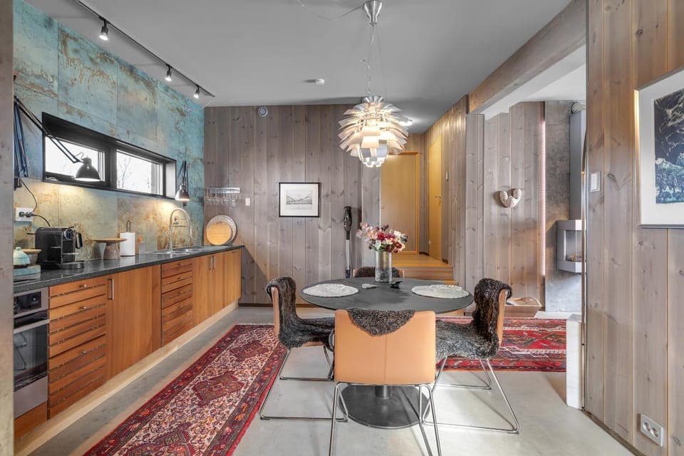 Kitchen or kitchenette, Living room, Seating area, Dining area