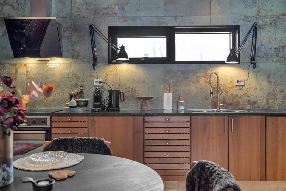 Coffee/tea facilities, Kitchen or kitchenette, Dining area