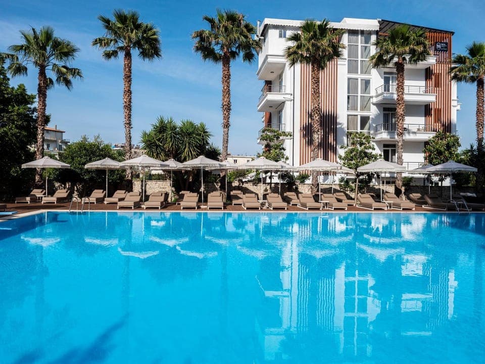 Property building, Pool view, sunbed