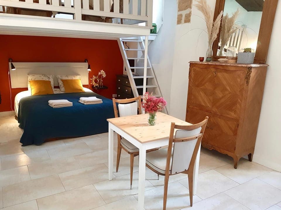 Living room, Photo of the whole room