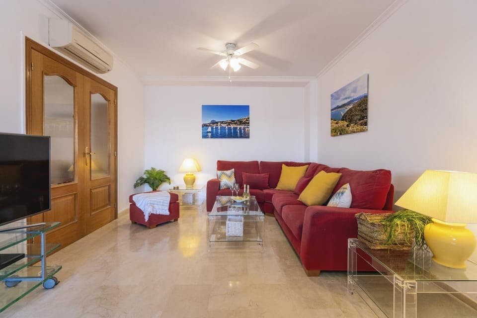 Communal lounge/ TV room, Living room