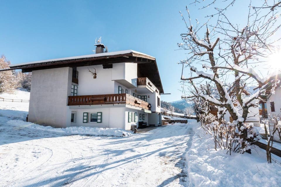 Property building, Winter, Parking