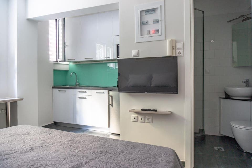 Kitchen or kitchenette