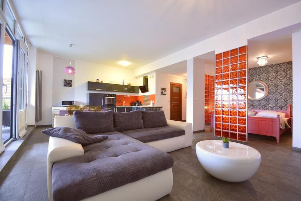 Living room, Seating area