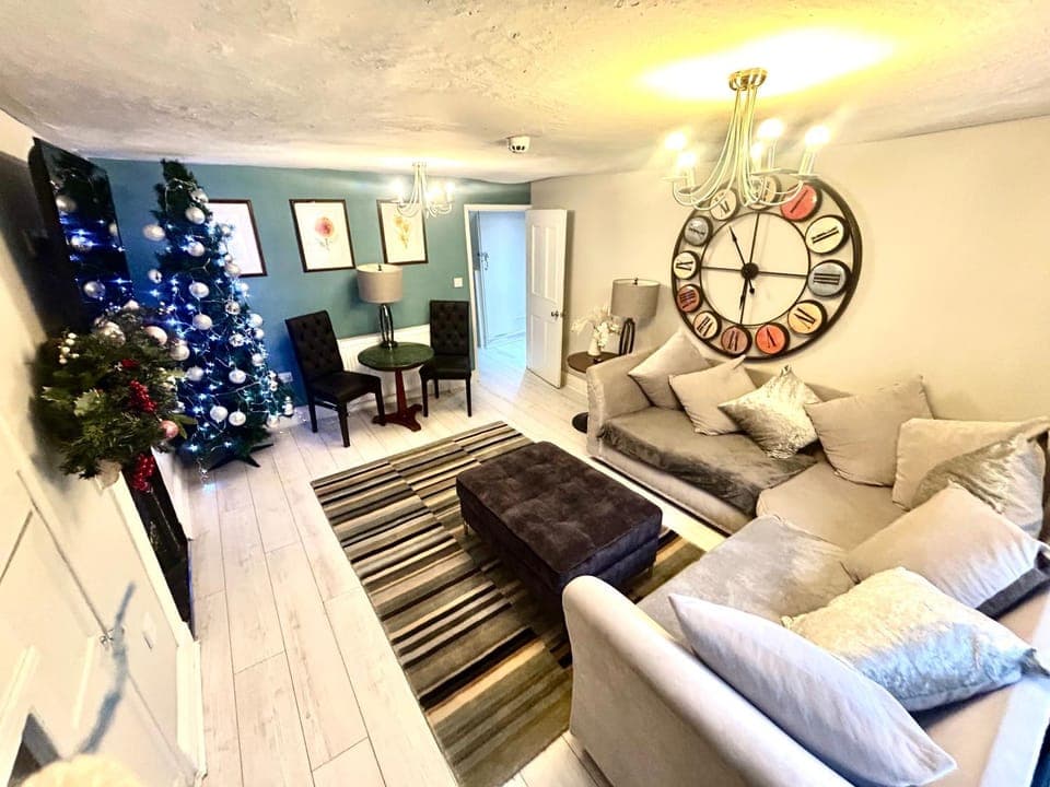 TV and multimedia, Living room, Seating area