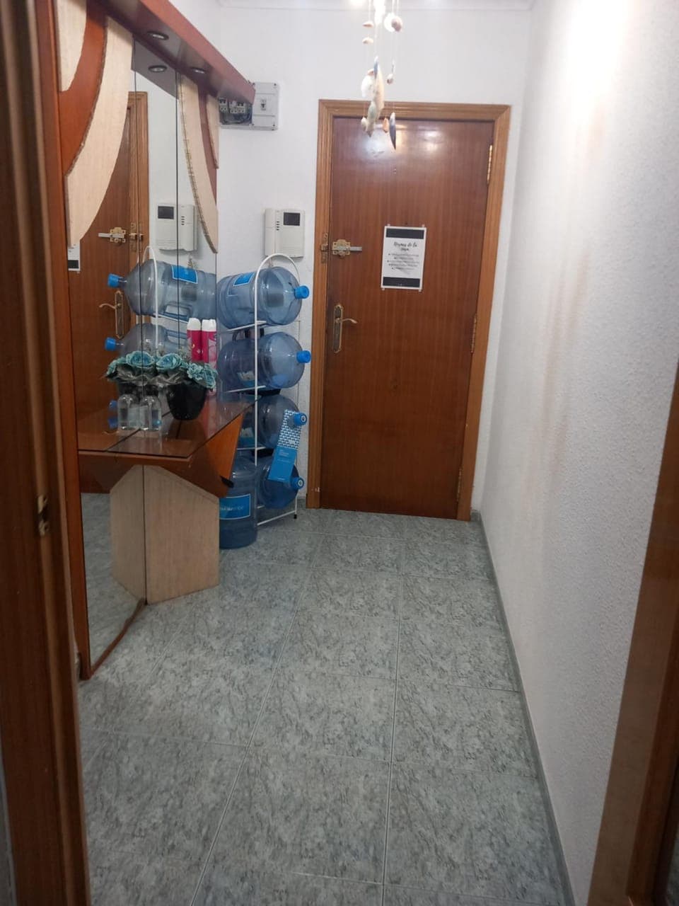 habitación grande en piso compartido con 2 adultos Vacation rental in Valencia
