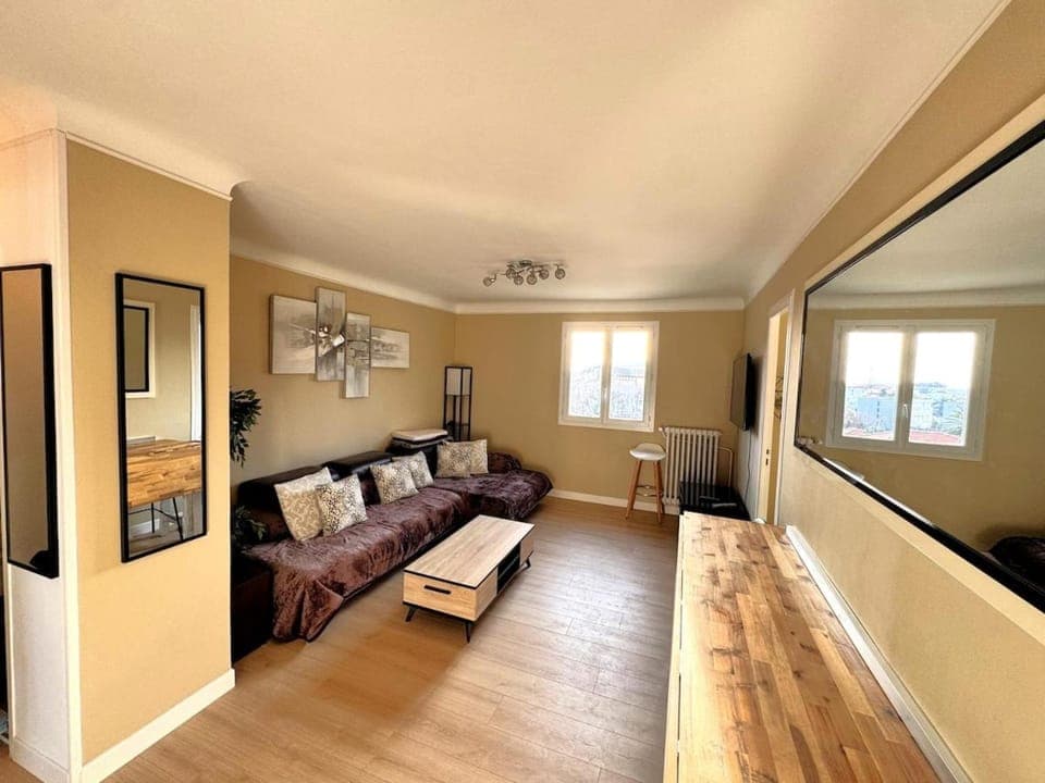 TV and multimedia, Living room, Seating area