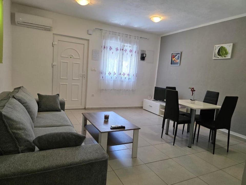 Apartment Ema Apartment in Zadar
