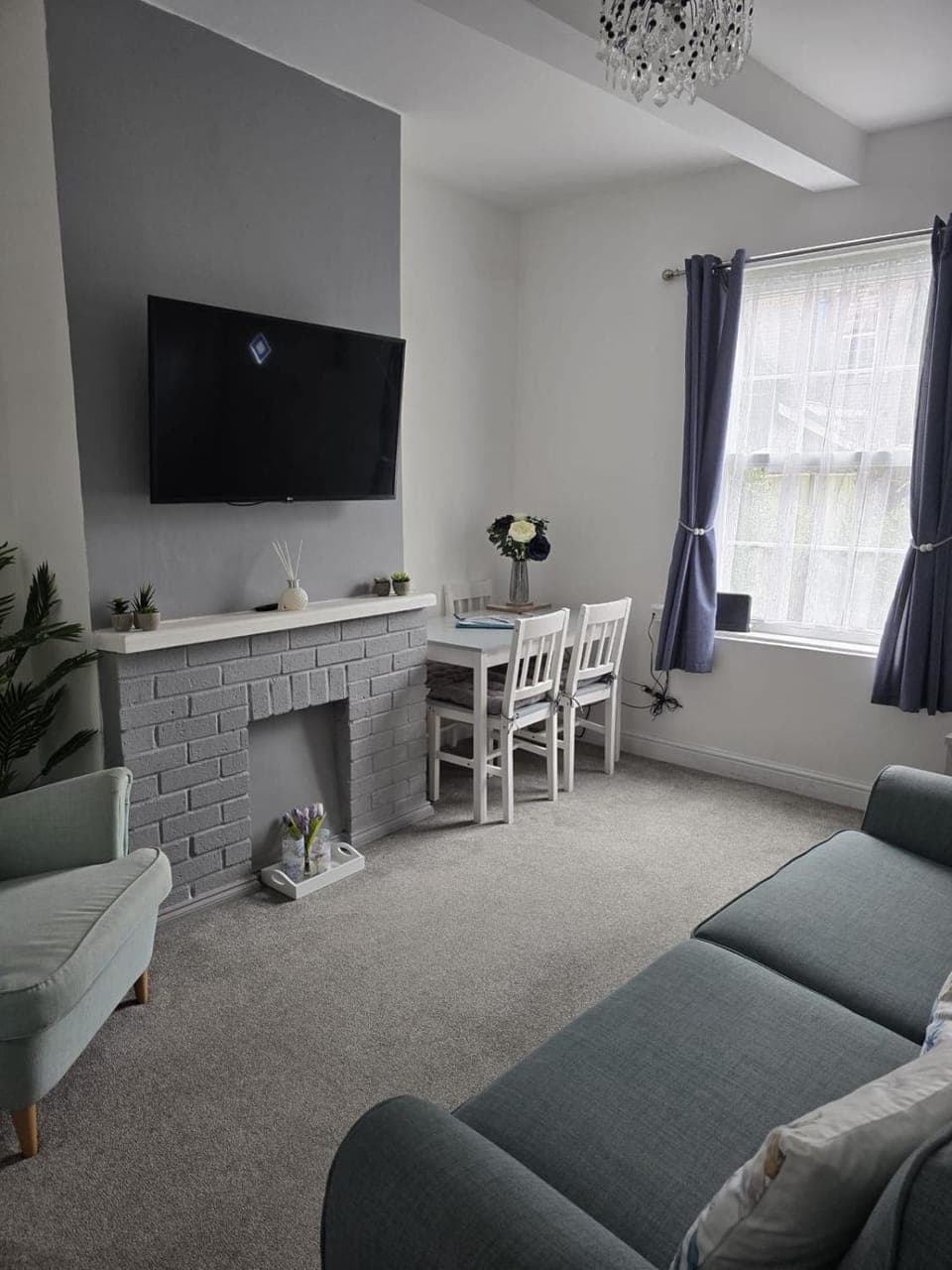 Living room, Seating area