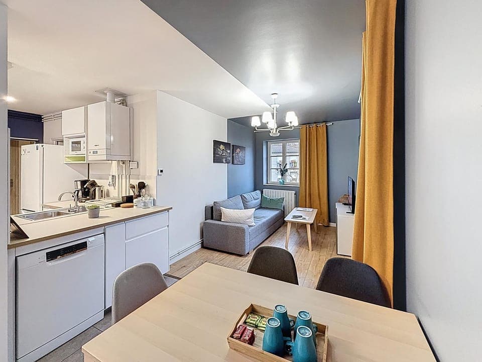 Communal lounge/ TV room, TV and multimedia, Coffee/tea facilities, Dining area, washing machine