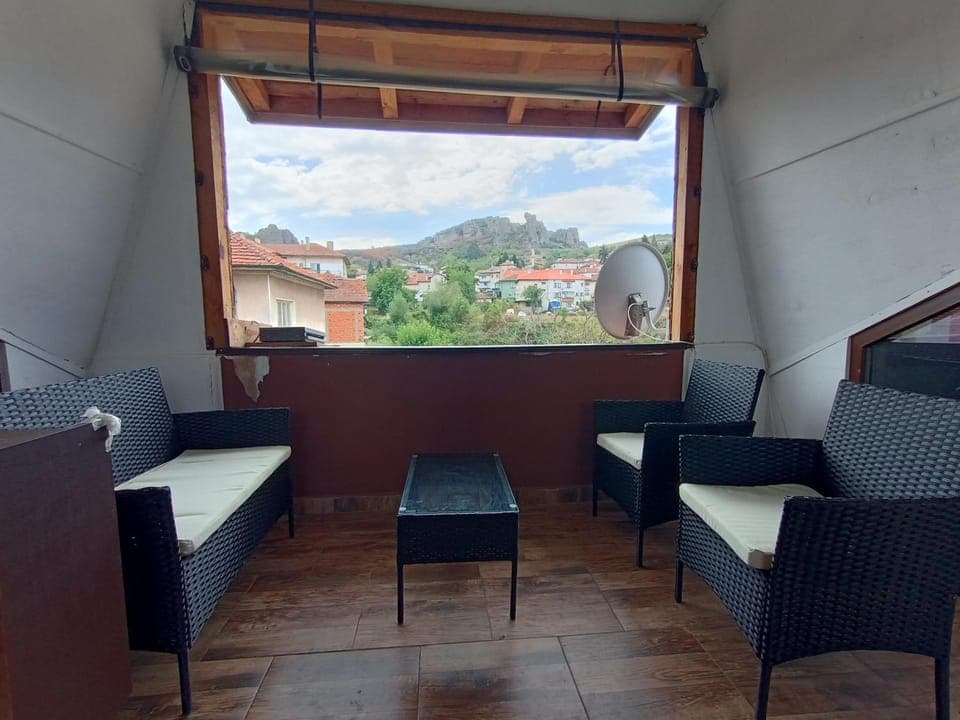 Natural landscape, Balcony/Terrace, Landmark view, Mountain view