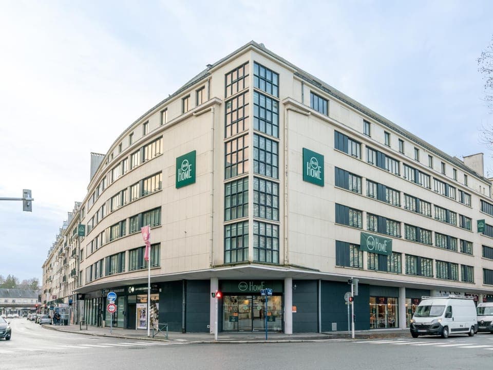 Property building, Facade/entrance