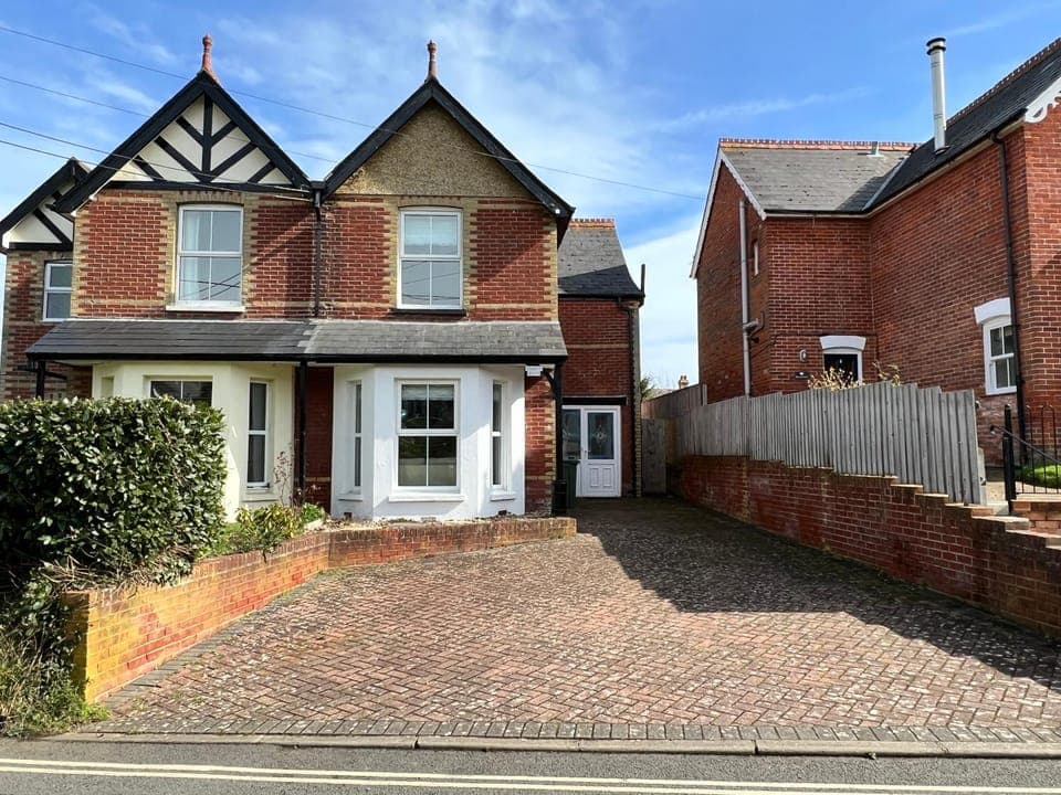 Property building, Facade/entrance, Parking