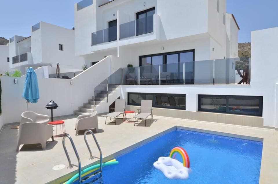 Property building, Swimming pool, Swimming pool