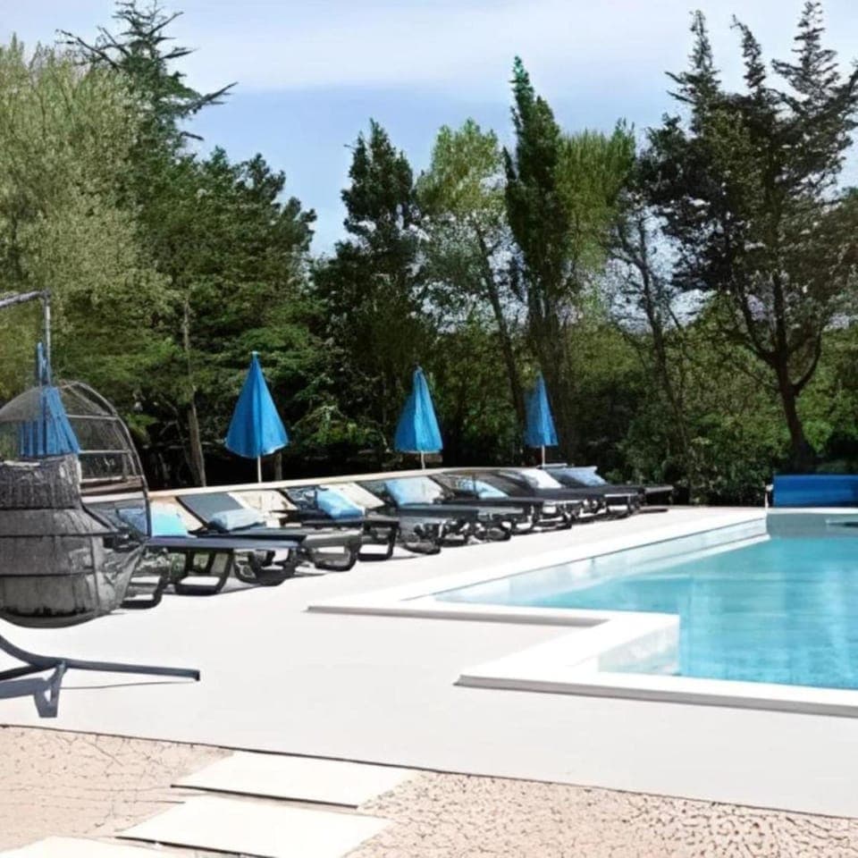Pool view, Swimming pool, sunbed