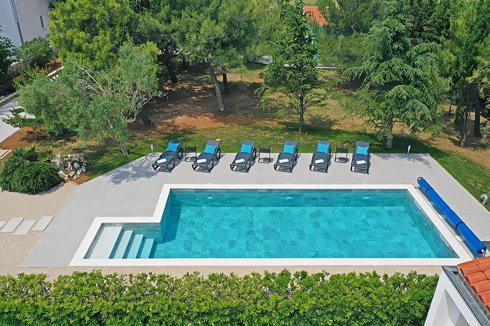 Garden, Garden view, Pool view, Swimming pool, sunbed