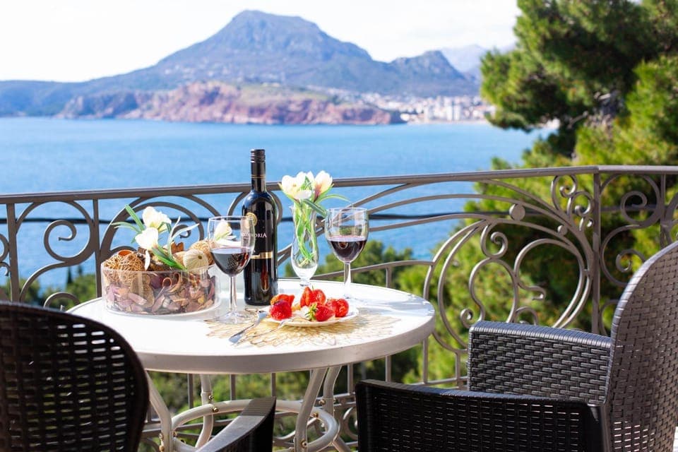 Balcony/Terrace, Food and drinks, Mountain view, Sea view
