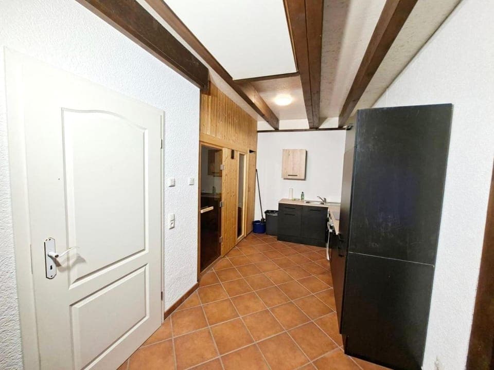 Kitchen or kitchenette, oven