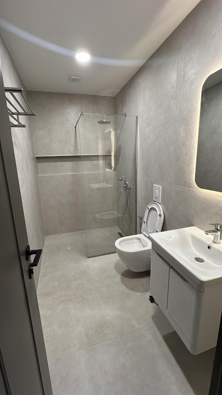 Shower, Toilet, Bathroom