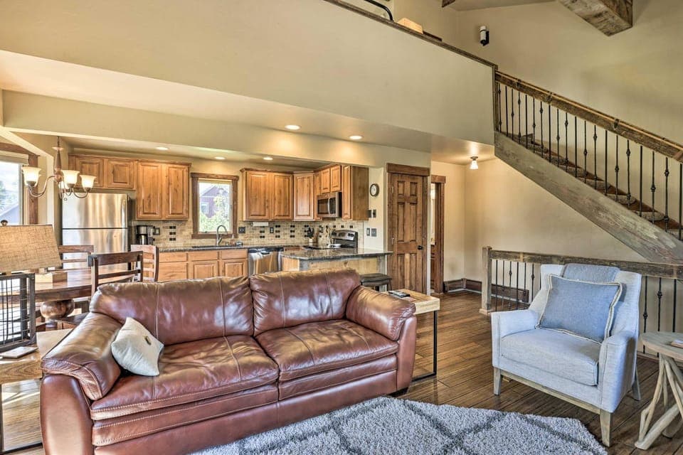 3-Story Home w/ Balcony ~ 6 Mi to Winter Park! House in Fraser