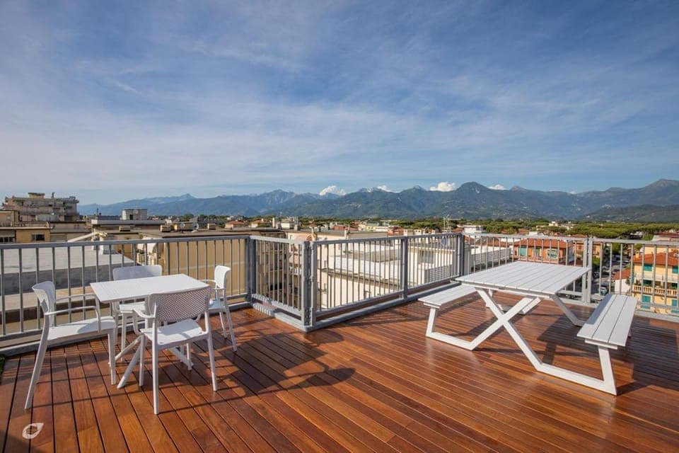 BBQ facilities, Solarium, View (from property/room), Balcony/Terrace, Dining area