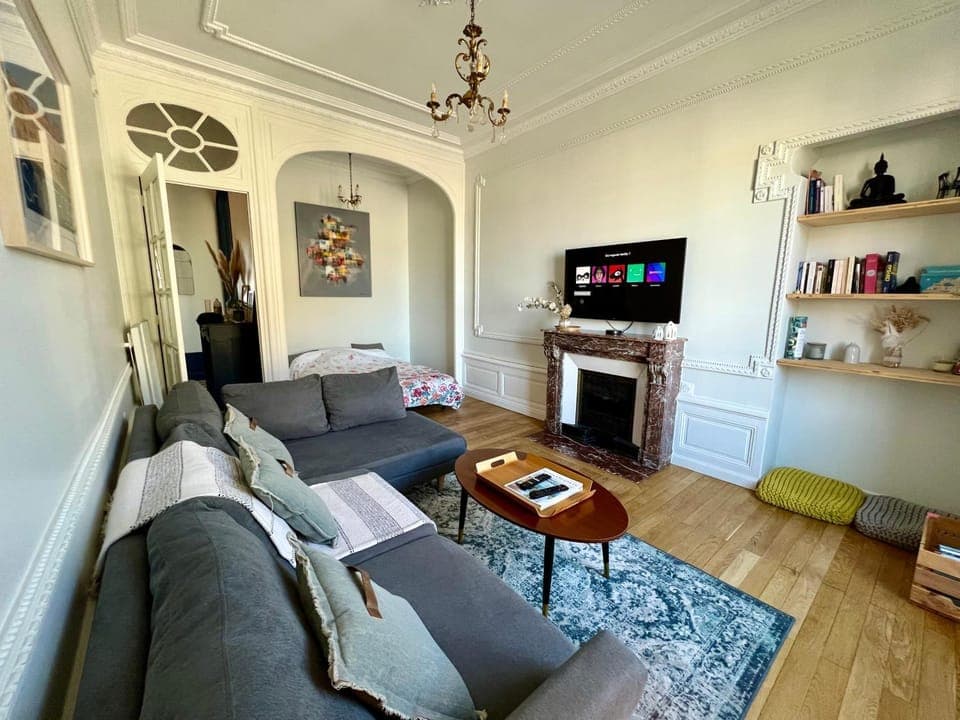 TV and multimedia, Living room, flat iron
