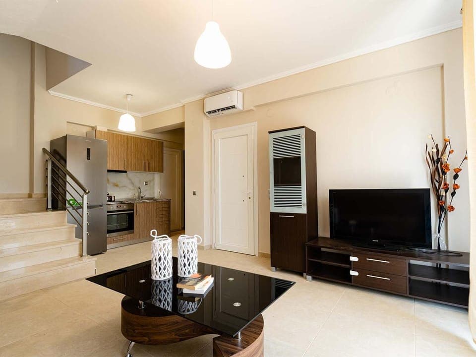 TV and multimedia, Living room, Seating area, air conditioner